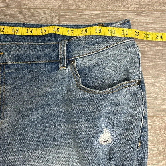 NWOT Lane Bryant Signature Fit Mid Rise Boyfriend Flex Magic Waistband Jeans 20 - Picture 9 of 16